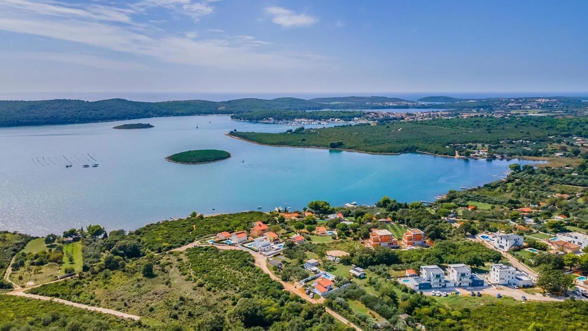 Ferienhaus Mit Privatpool Fuer 4 Personen Ca 120 Qm In Medulin, Istrien Suedkueste Von Istrien Pomer 0*,  Croatia